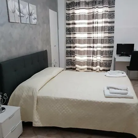 Bed & Breakfast Dimora Del Centro 4*