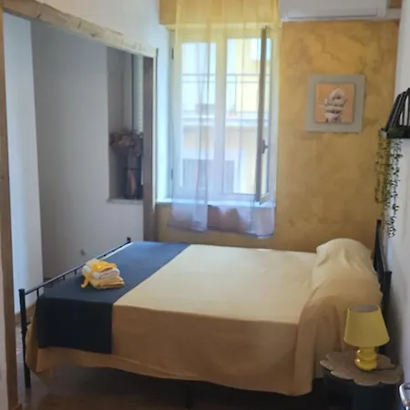Dimora Del Centro לינה וארוחת בוקר 3*